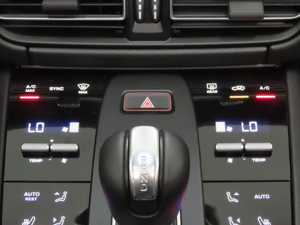 Certified 2026 Porsche Macan AWD/4WD image 26