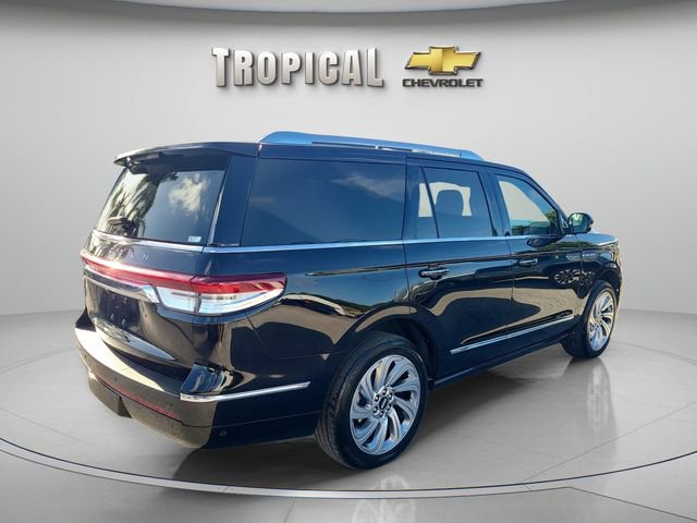 Used 2024 Lincoln Navigator Premiere AWD/4WD image 5