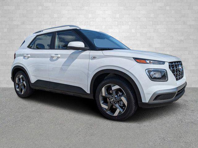 New 2025 Hyundai Venue SEL image 1