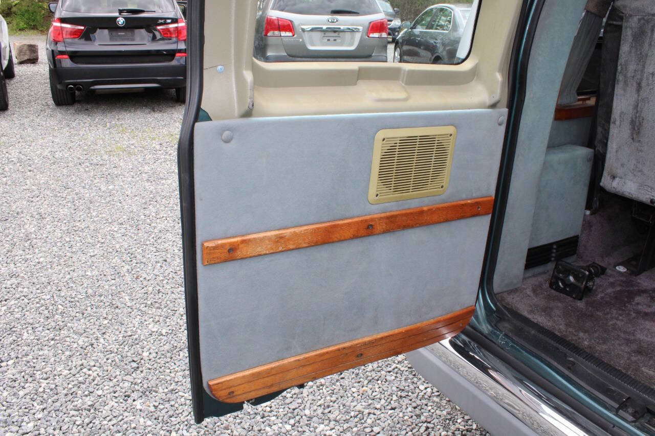 Used 1997 Ford E-150 and Econoline 150 RWD image 30