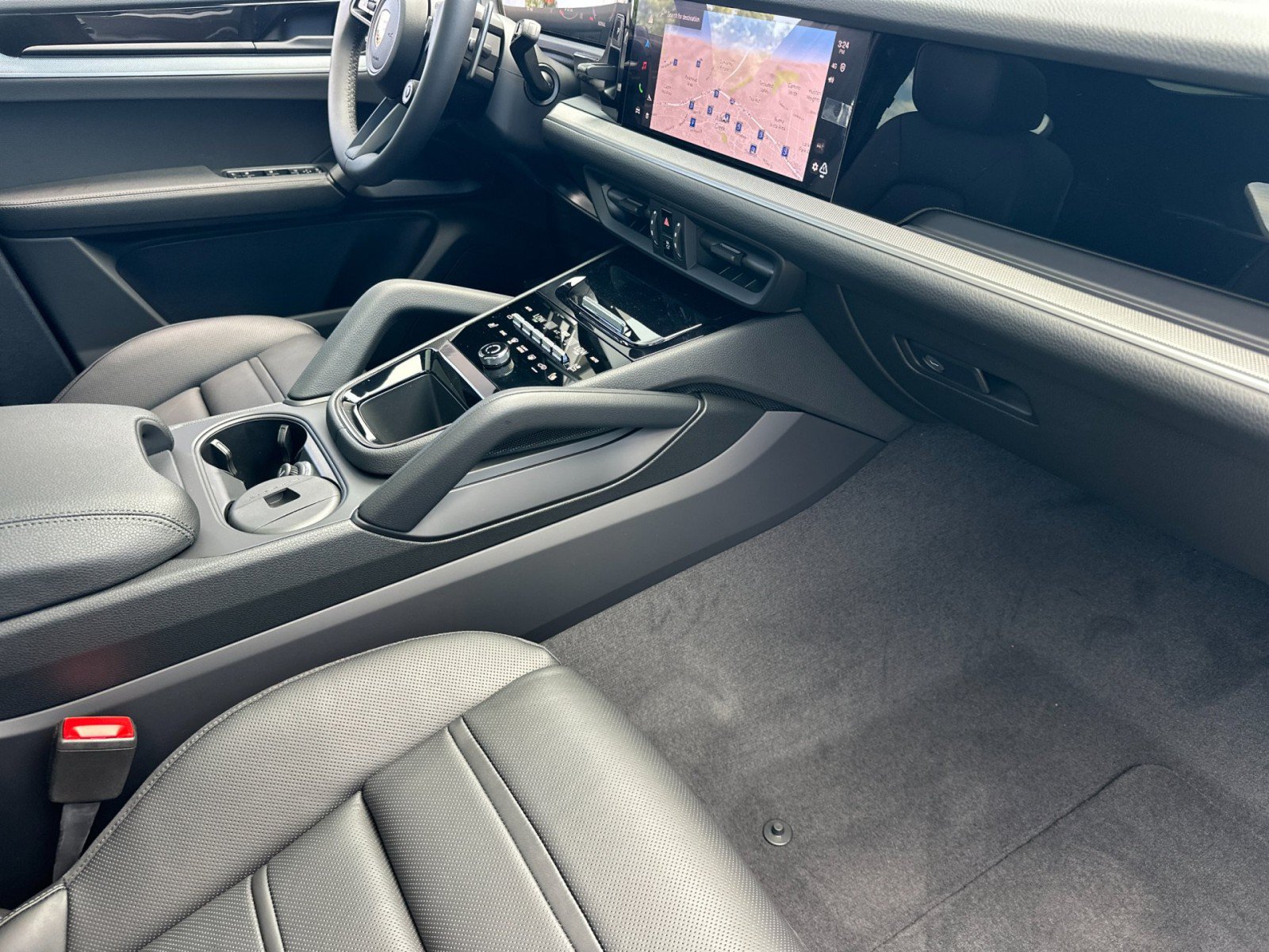New 2026 Porsche Cayenne Coupe AWD/4WD image 16