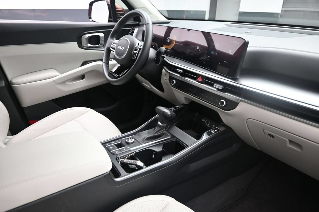 Used 2025 Kia Sorento S FWD image 30