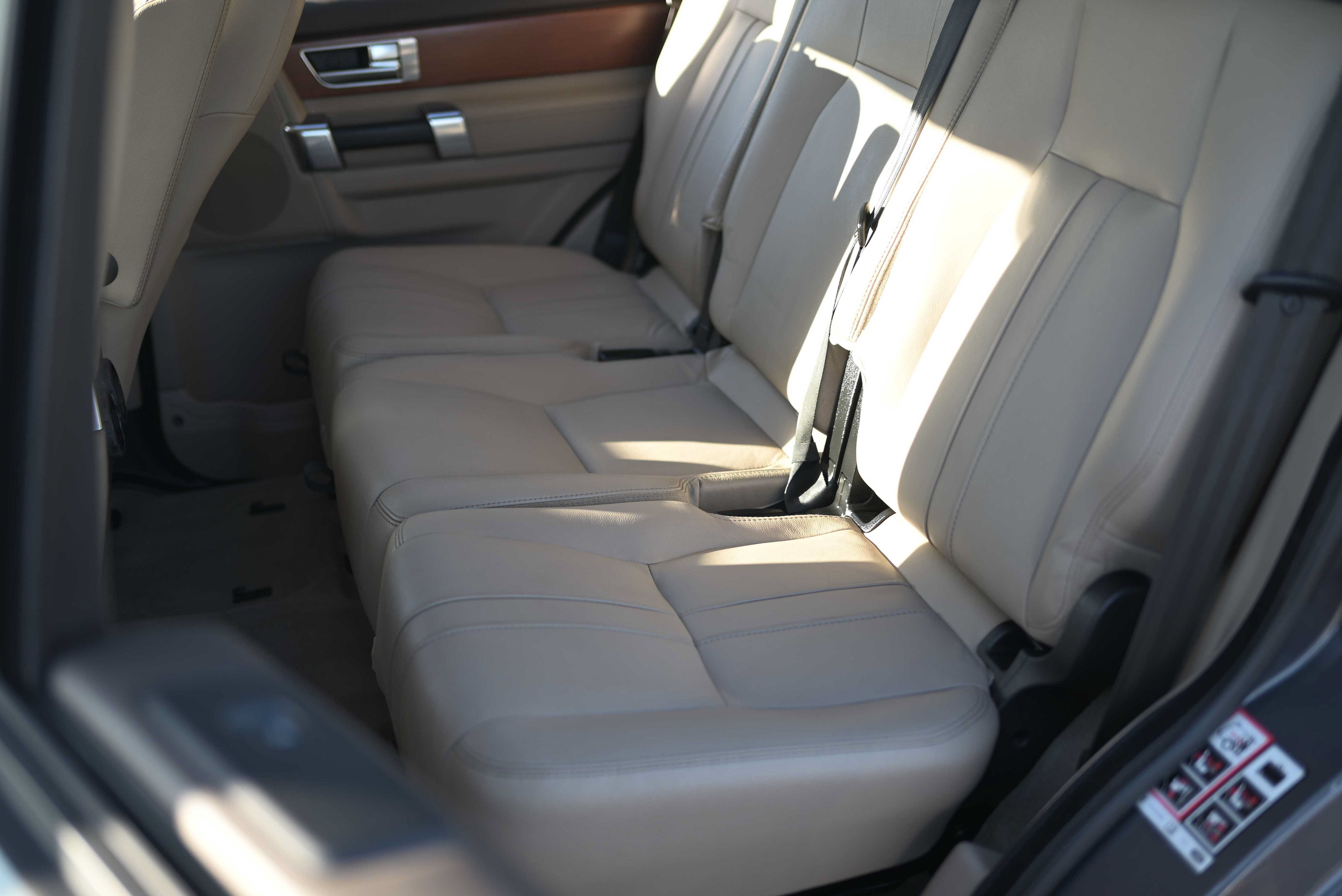 Used 2016 Land Rover LR4 HSE AWD/4WD image 11