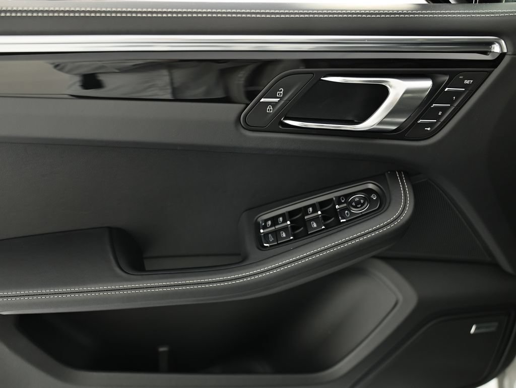 New 2026 Porsche Macan GTS AWD/4WD image 19