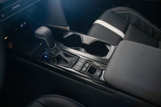 Used 2026 Toyota Camry SE image 30