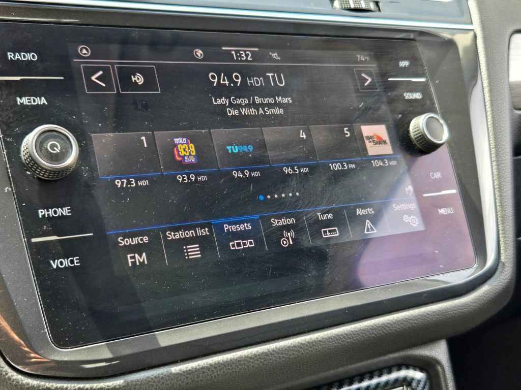 Certified 2021 Volkswagen Tiguan SE FWD image 24