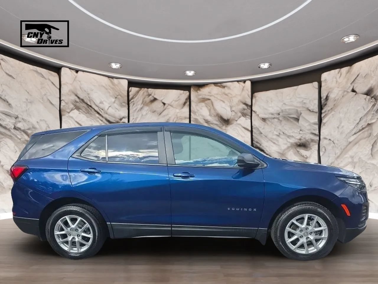 Used 2023 Chevrolet Equinox LS w/ LS Convenience Package AWD/4WD image 4