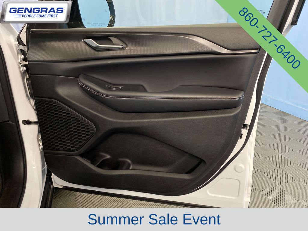 Used 2023 Jeep Grand Cherokee Altitude AWD/4WD image 46