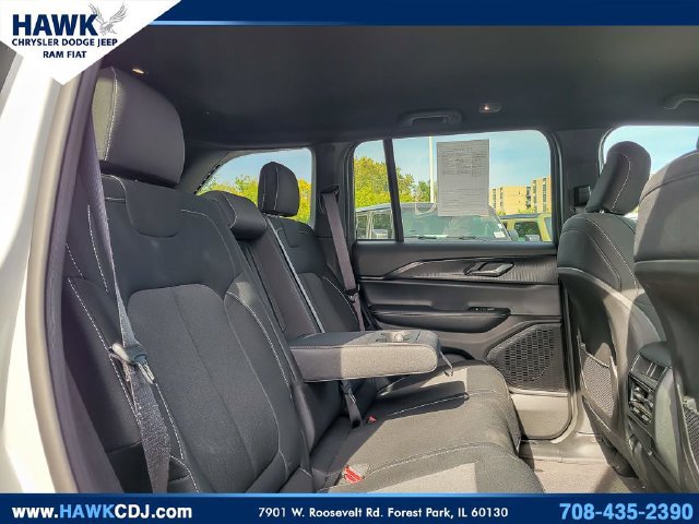 Certified 2025 Jeep Grand Cherokee Laredo AWD/4WD image 24