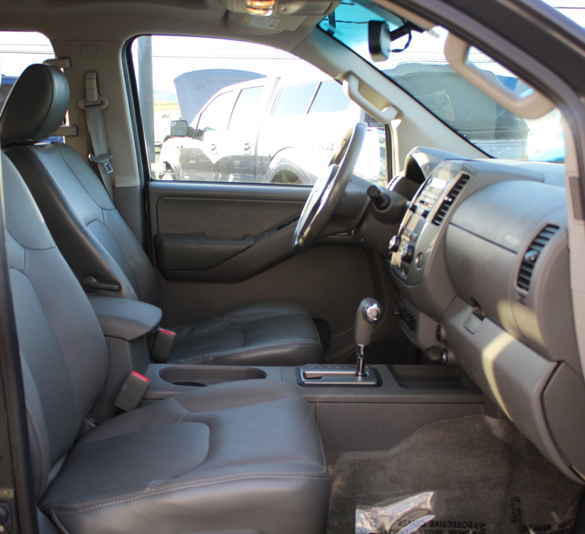 Used 2012 Nissan Frontier 4x4 Crew Cab Long Bed image 19