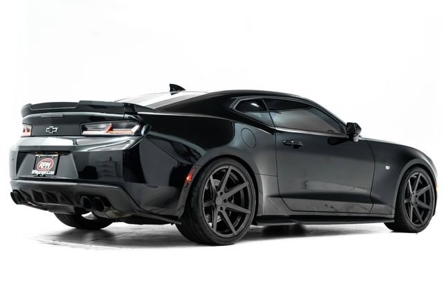 Used 2016 Chevrolet Camaro SS RWD image 4