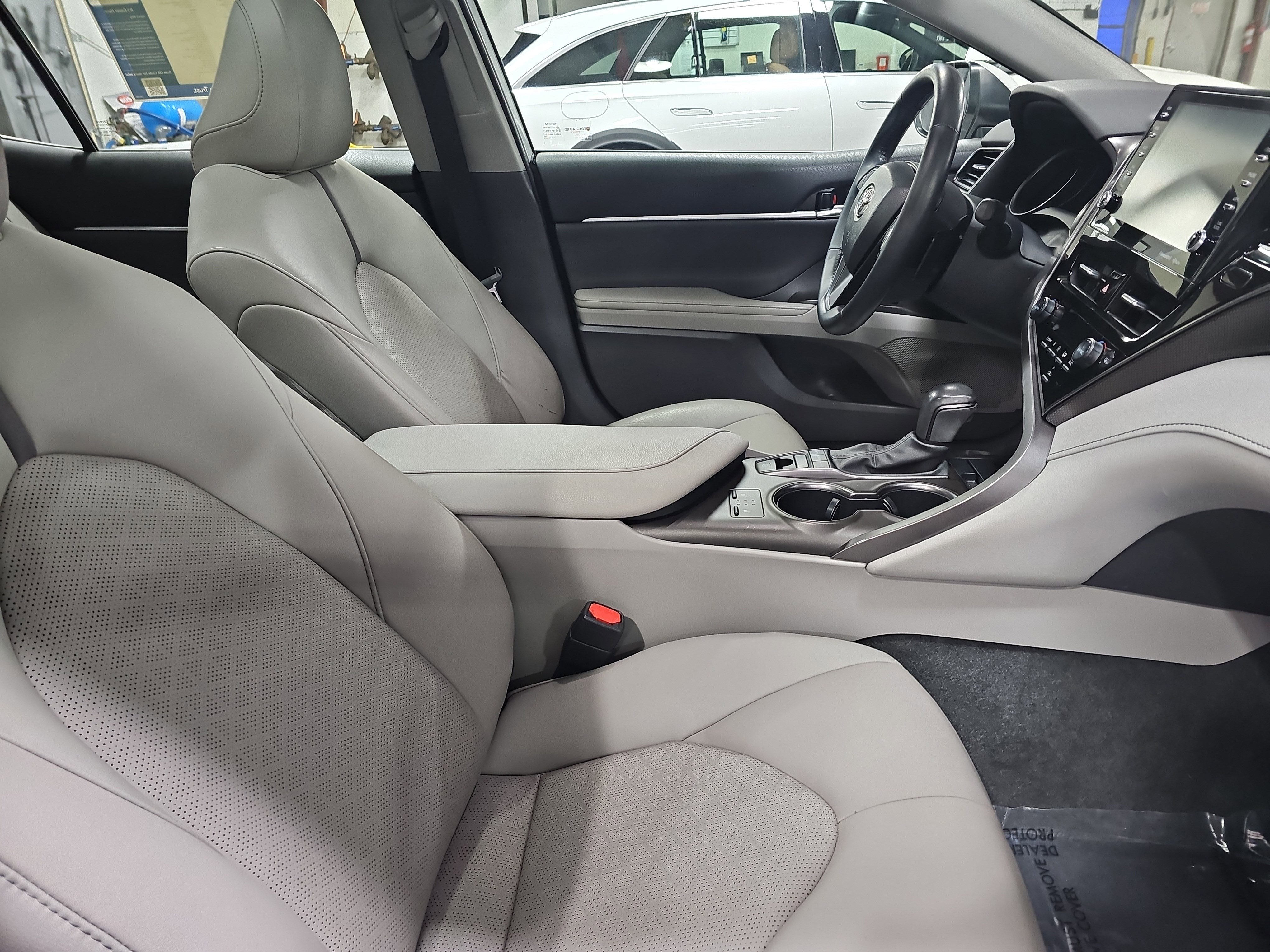 Used 2023 Toyota Camry XSE image 10