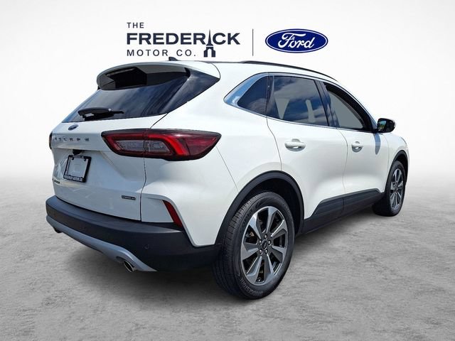 Certified 2025 Ford Escape Platinum AWD/4WD image 4