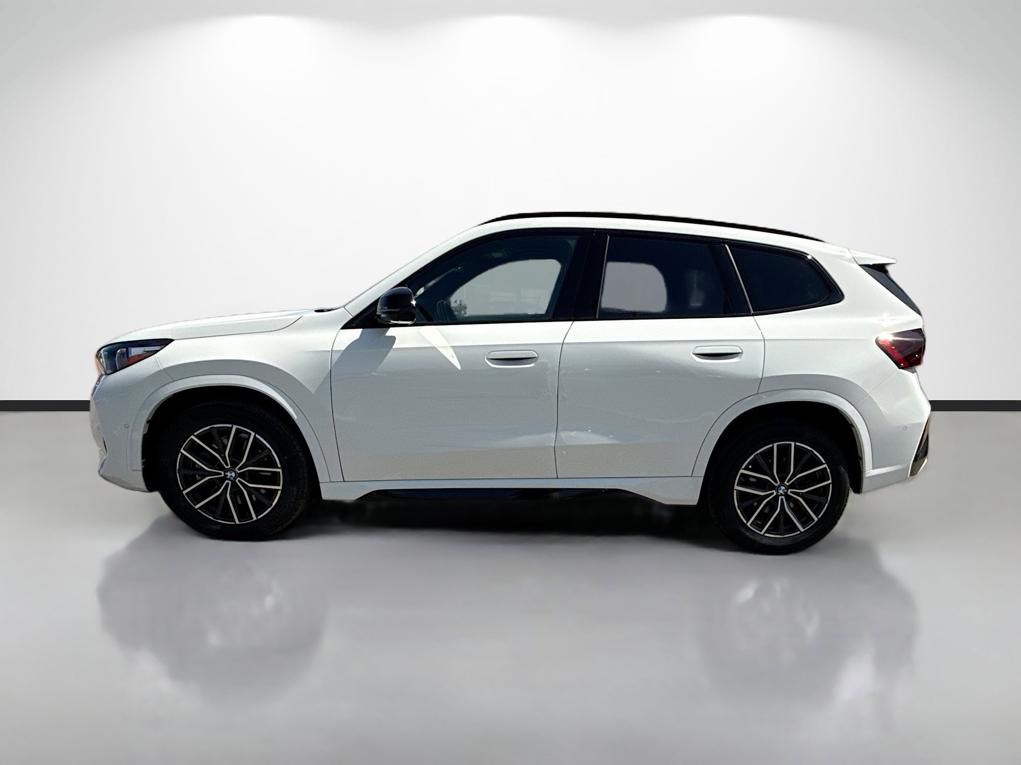 Used 2023 BMW X1 xDrive28i image 6
