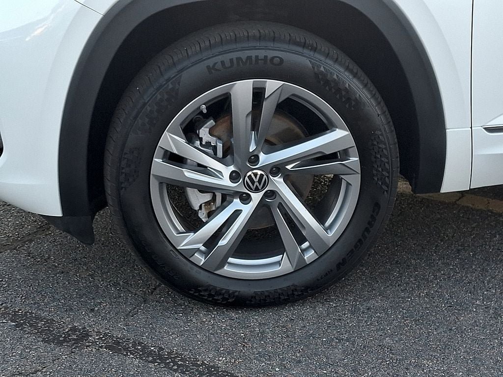 Used 2024 Volkswagen Atlas Cross Sport SEL R-Line AWD/4WD image 8