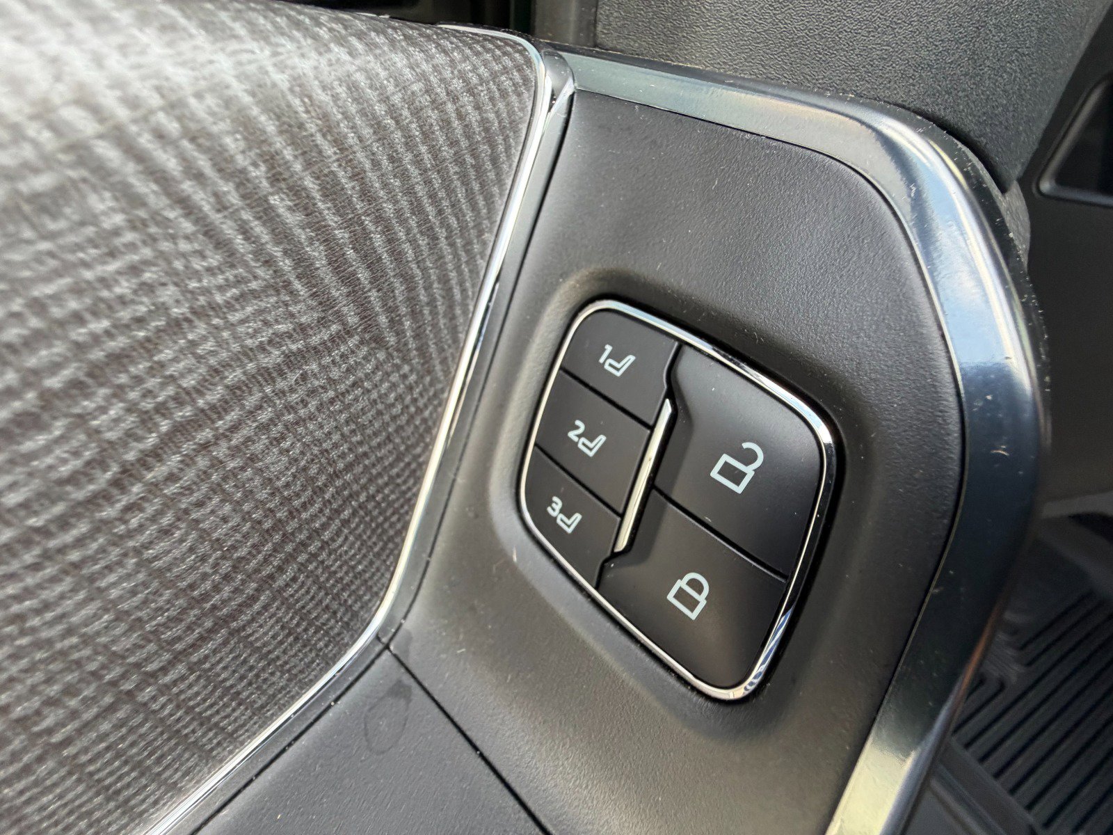Used 2025 Ford F250 Platinum w/ Tremor Off-Road Package AWD/4WD image 10