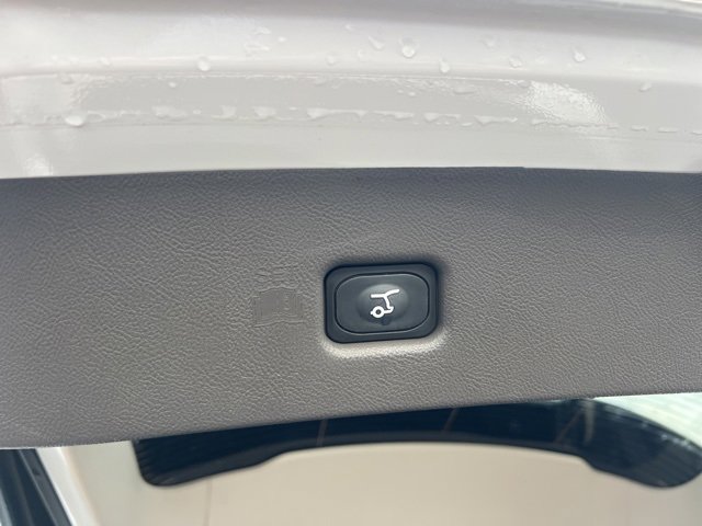 Used 2023 Lincoln Nautilus Reserve image 16