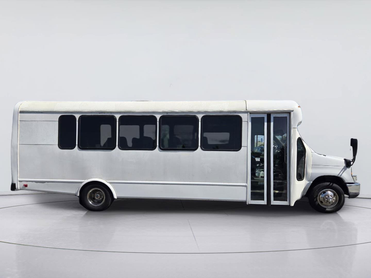 Used 2015 Ford E-450 and Econoline 450 Super Duty w/ Shuttle Bus Prep Package RWD image 4