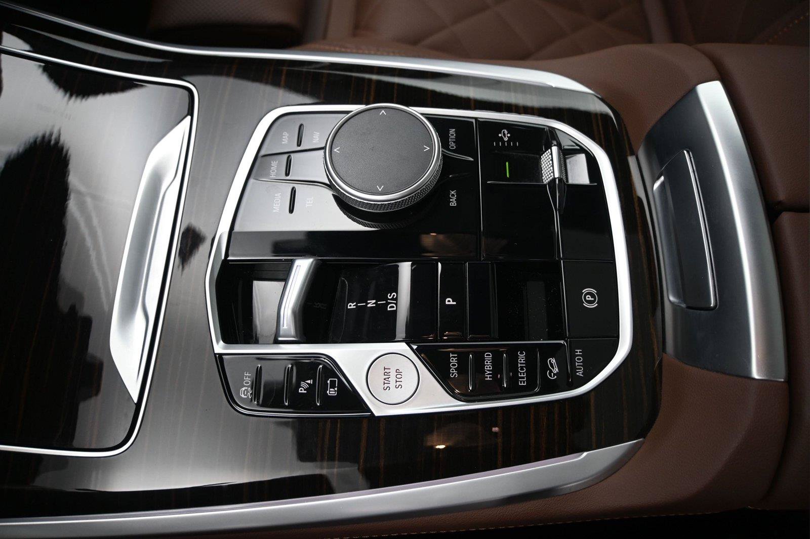 Used 2025 BMW X5 xDrive50e AWD/4WD image 25