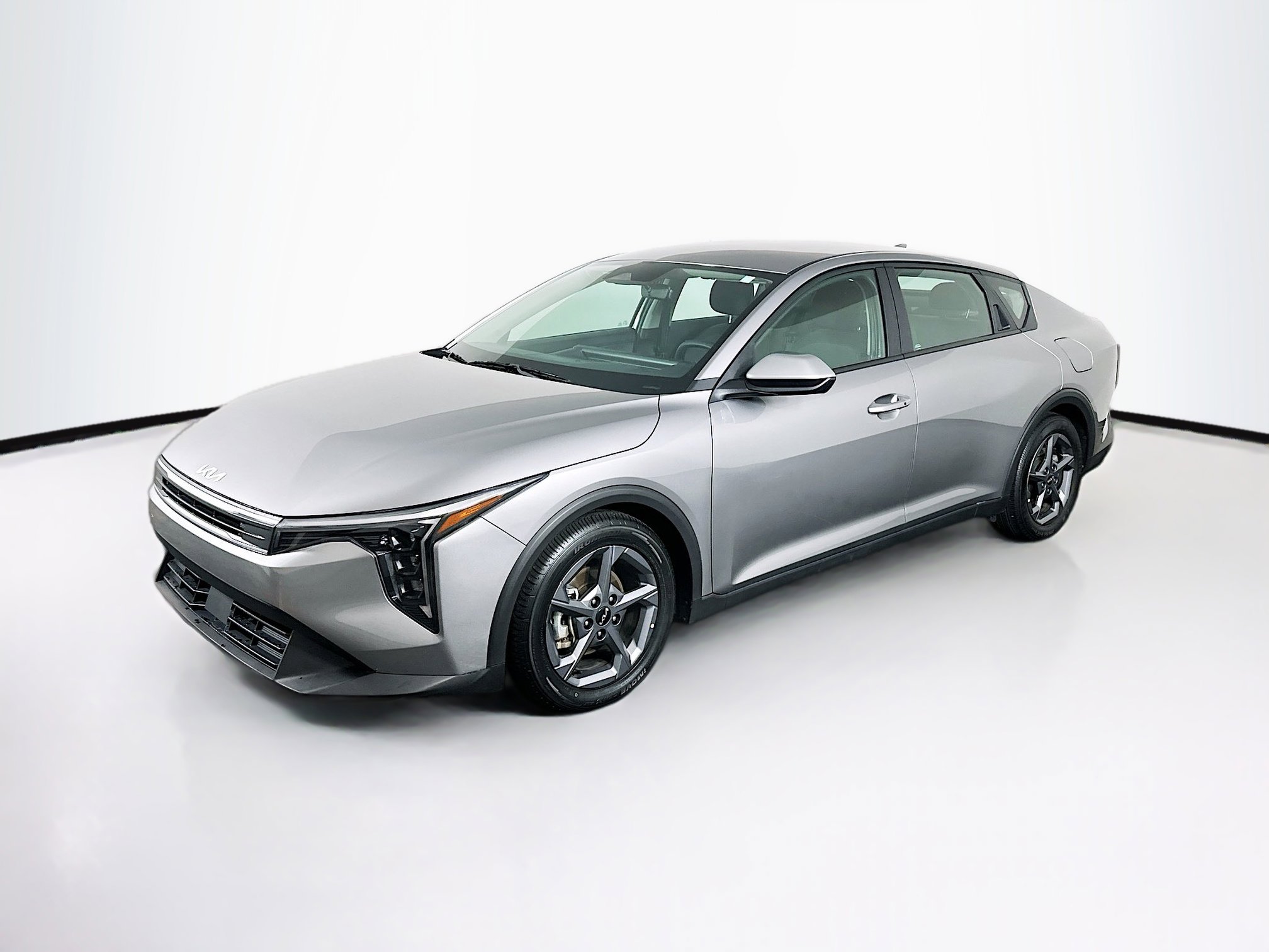 Used 2025 Kia K4 LXS image 3