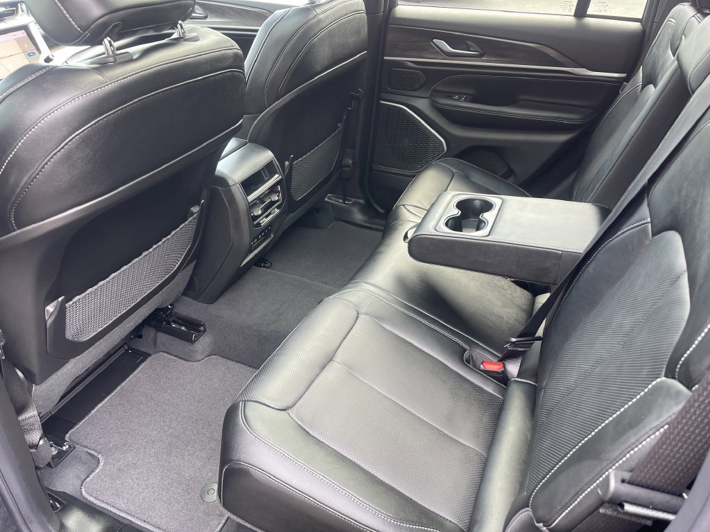 New 2026 Jeep Grand Cherokee Limited AWD/4WD image 9