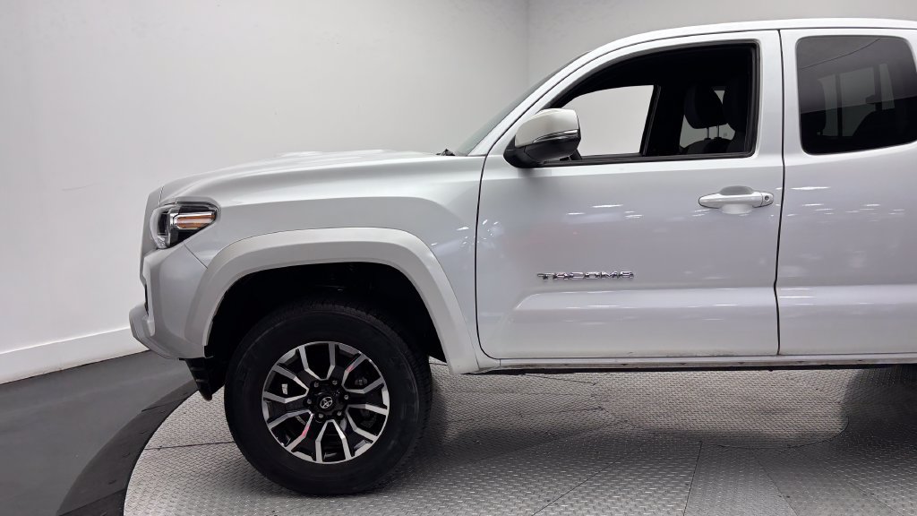 Certified 2022 Toyota Tacoma TRD Sport RWD image 6