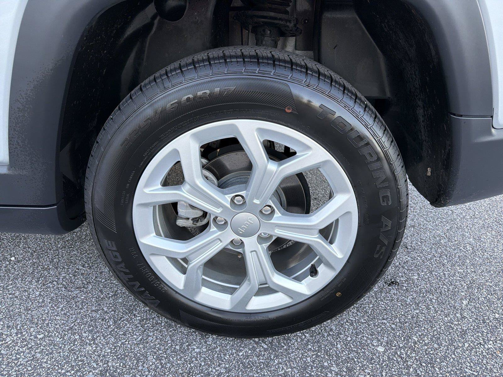 Used 2024 Jeep Compass Latitude AWD/4WD image 18