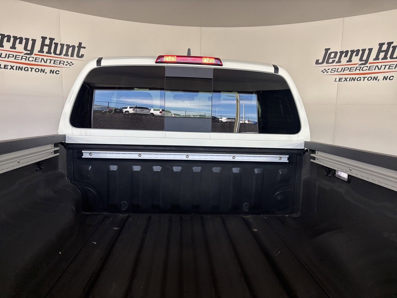 Used 2024 Nissan Frontier SV w/ SV Convenience Package image 20