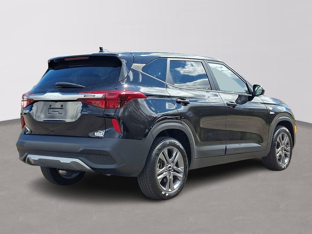 Certified 2023 Kia Seltos LX AWD/4WD image 6