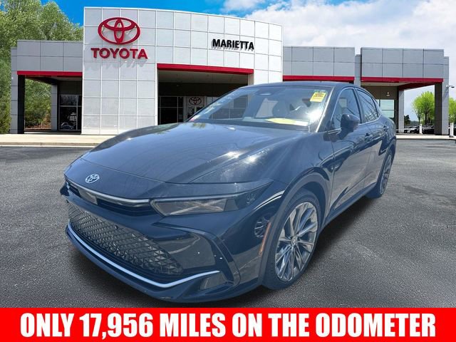 Used 2025 Toyota Crown Limited w/ Advanced Technology Package image 3