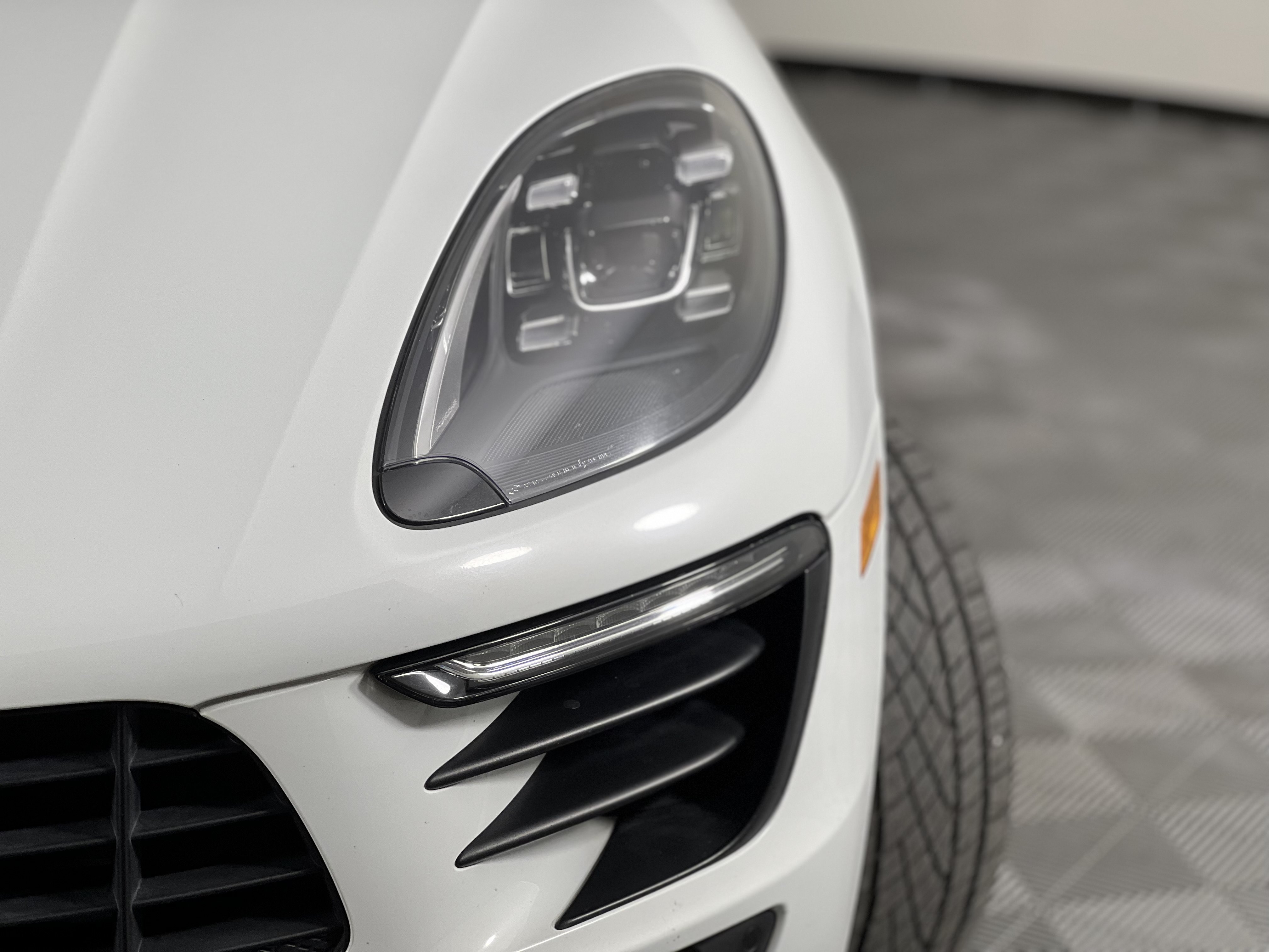 Used 2018 Porsche Macan S AWD/4WD image 7