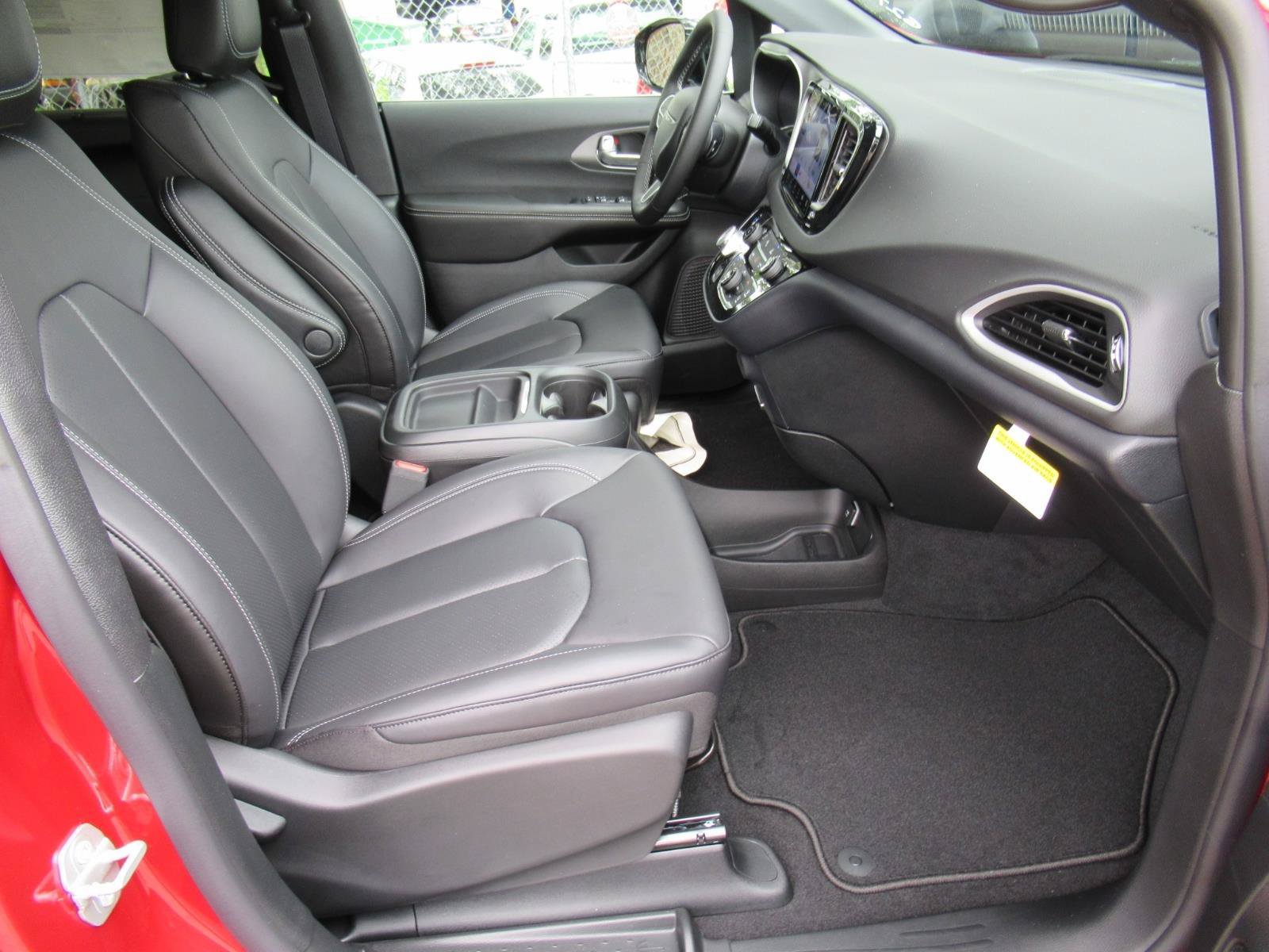 New 2027 Chrysler Pacifica LX FWD image 9
