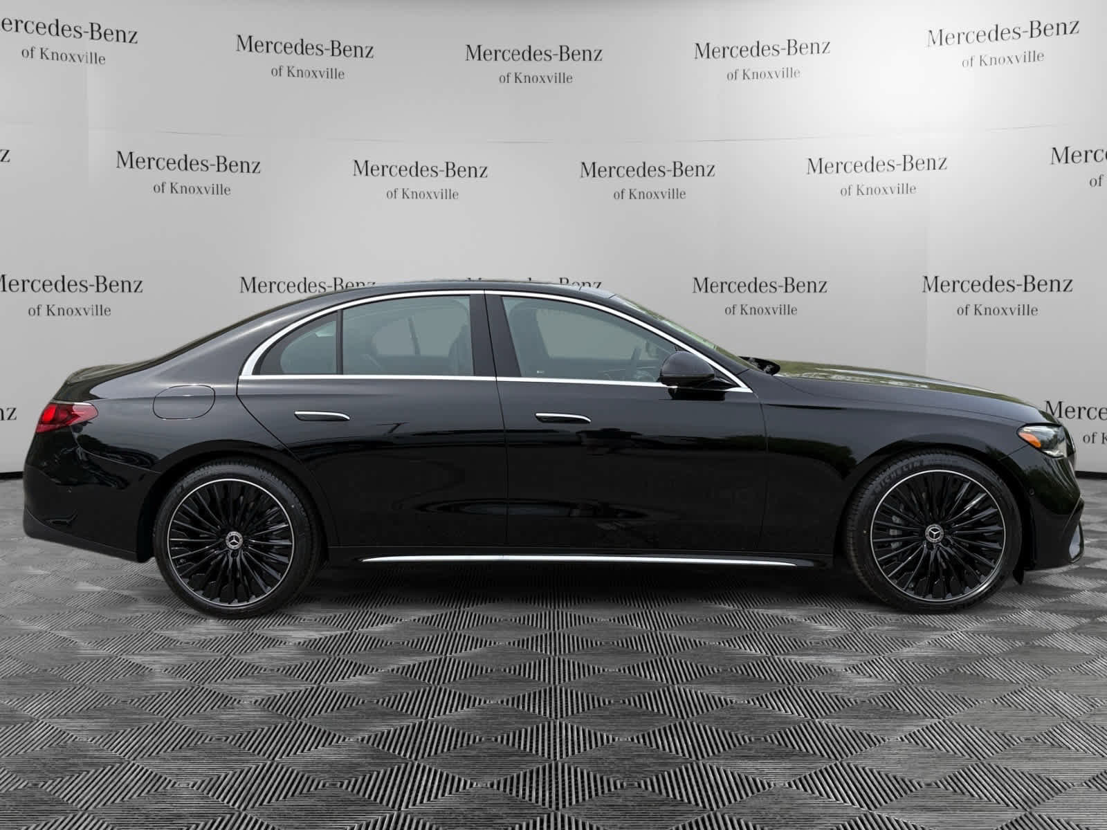 New 2026 Mercedes-Benz E 450 4MATIC Sedan image 6
