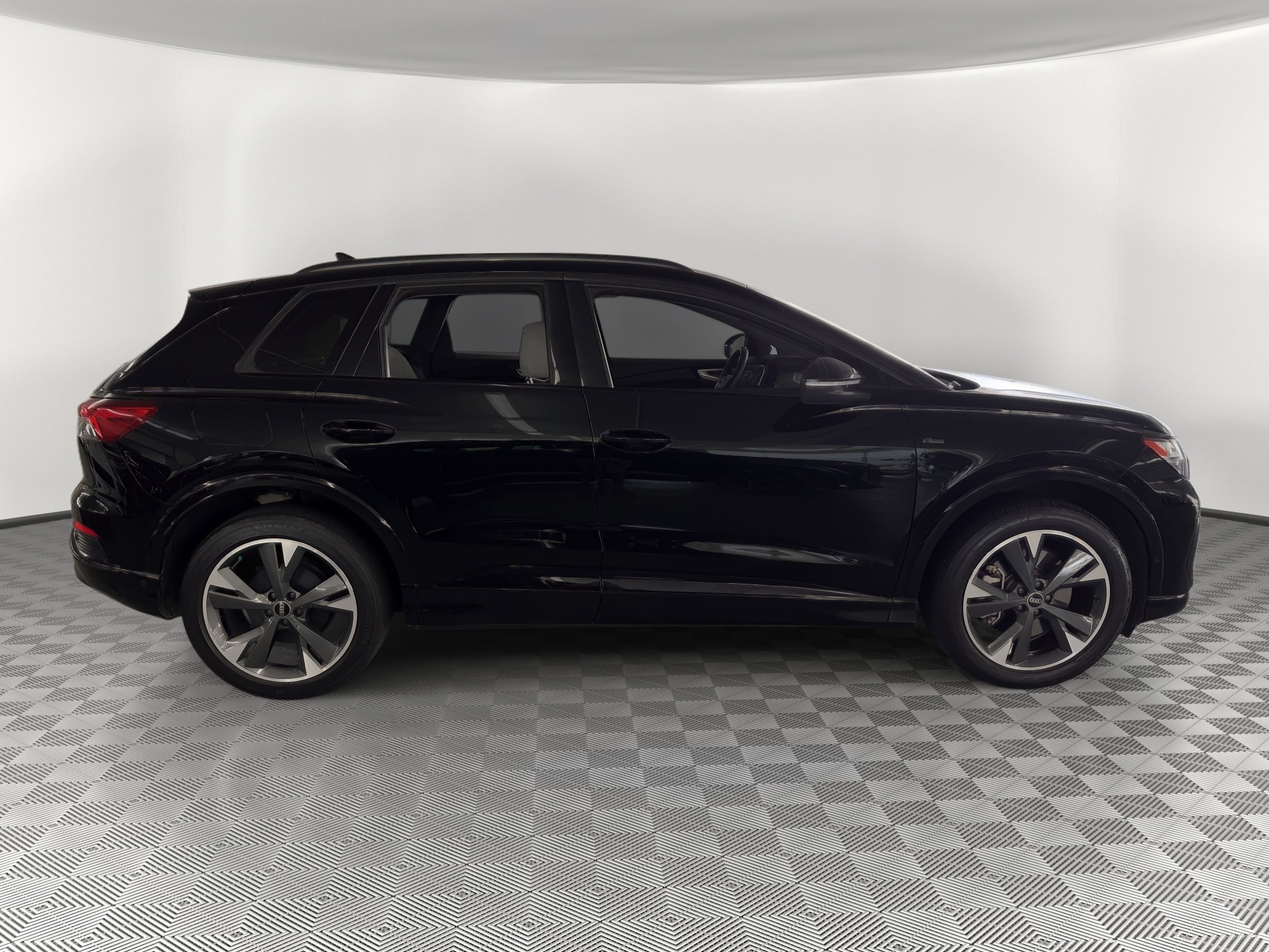 Certified 2023 Audi Q4 e-tron Premium Plus w/ Premium Plus AWD/4WD image 8