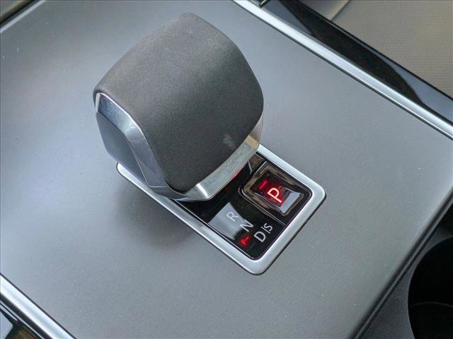 Certified 2025 Land Rover Range Rover Velar Dynamic SE image 12