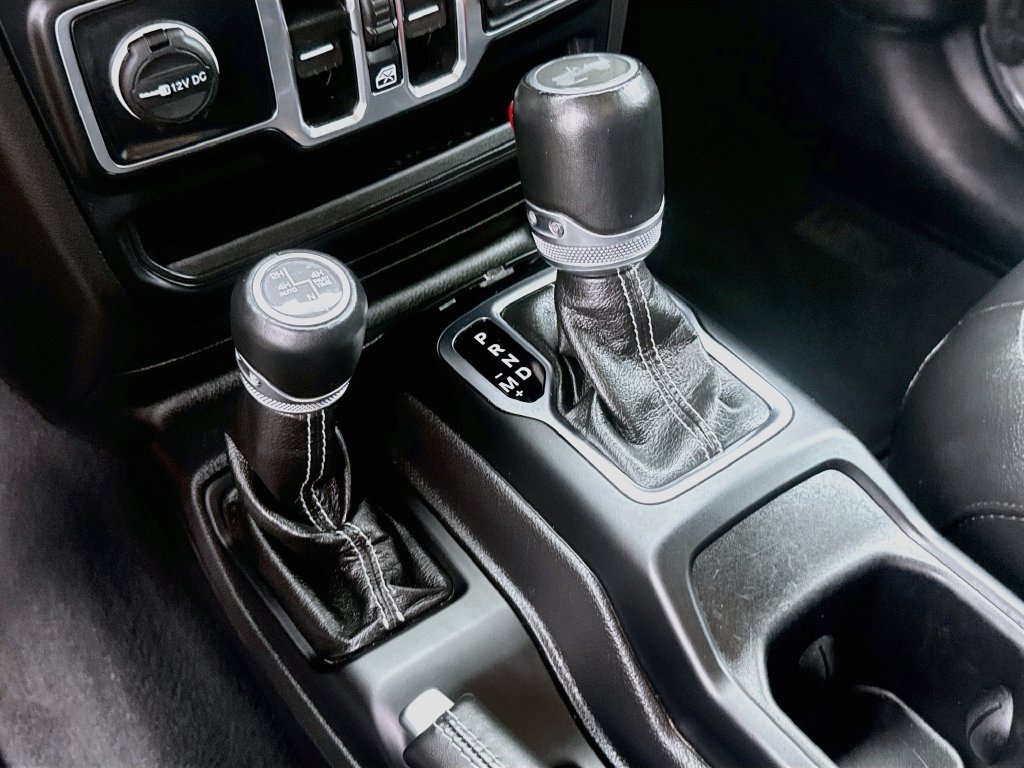 Used 2022 Jeep Wrangler Unlimited Sahara AWD/4WD image 18