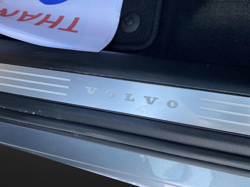 Used 2019 Volvo XC60 T5 Momentum w/ Premium Package image 8