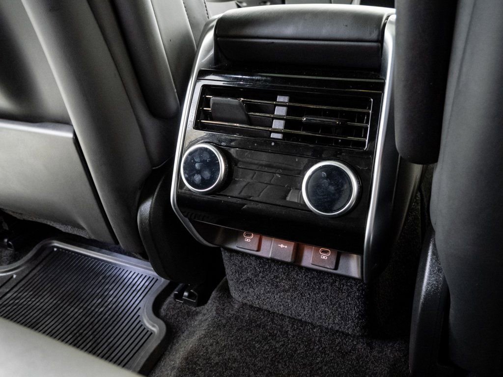 Used 2023 Land Rover Range Rover SE image 20