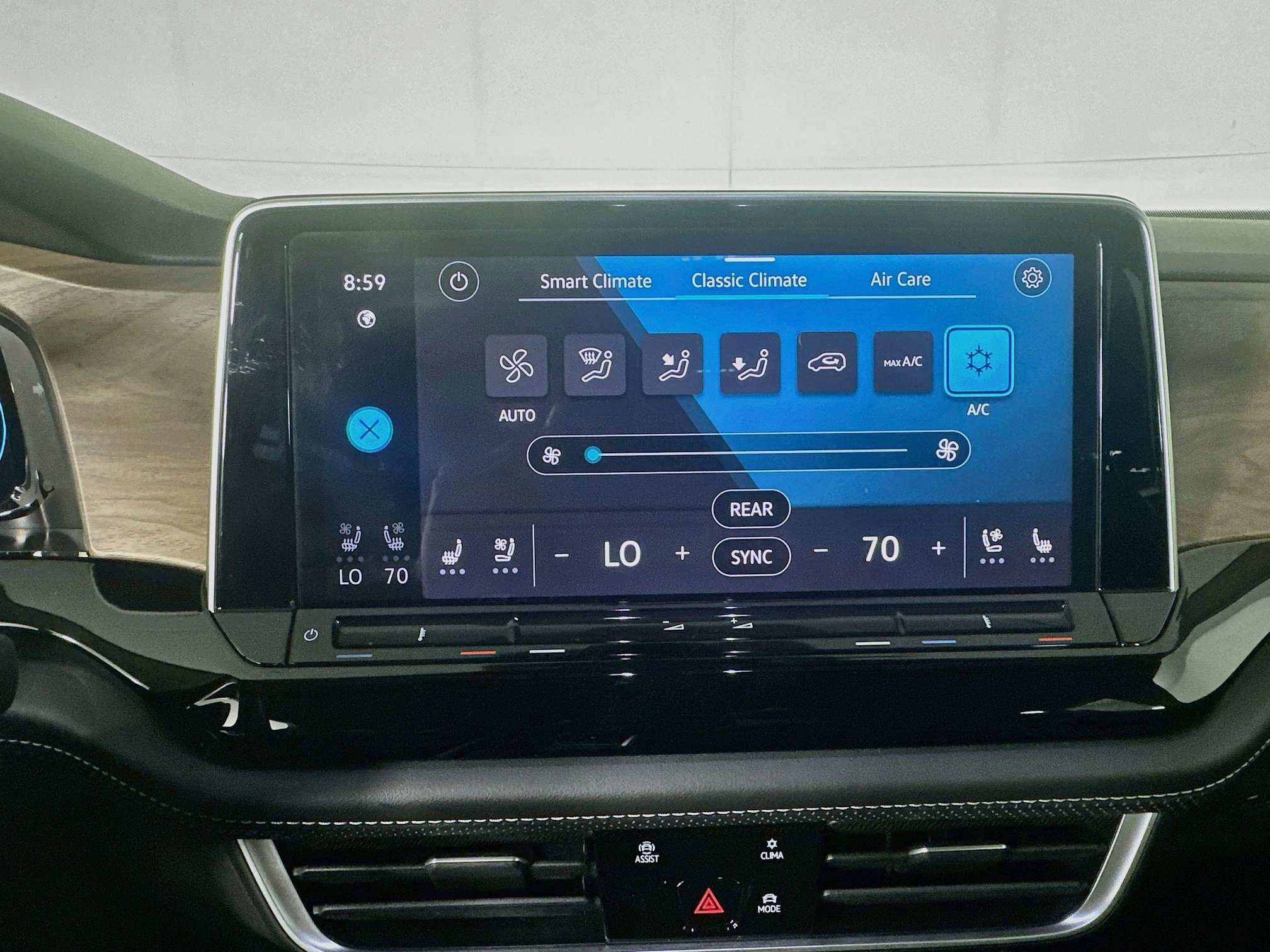 Used 2024 Volkswagen Atlas SE FWD image 23