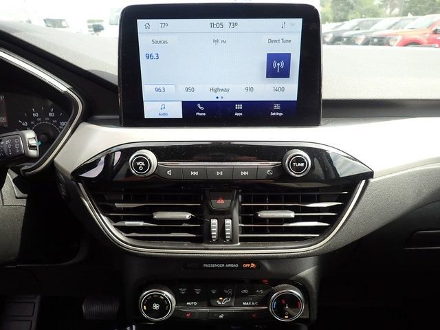 Used 2022 Ford Escape SE w/ Cold Weather Package image 28