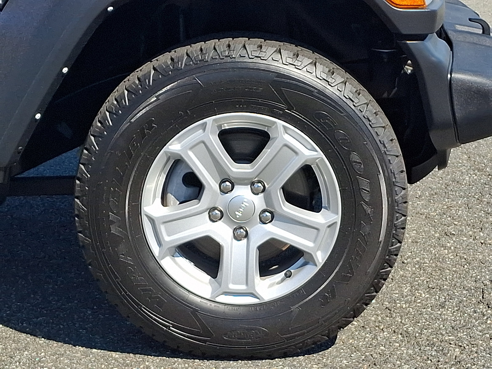 Used 2021 Jeep Wrangler 4WD Unlimited Sport image 8