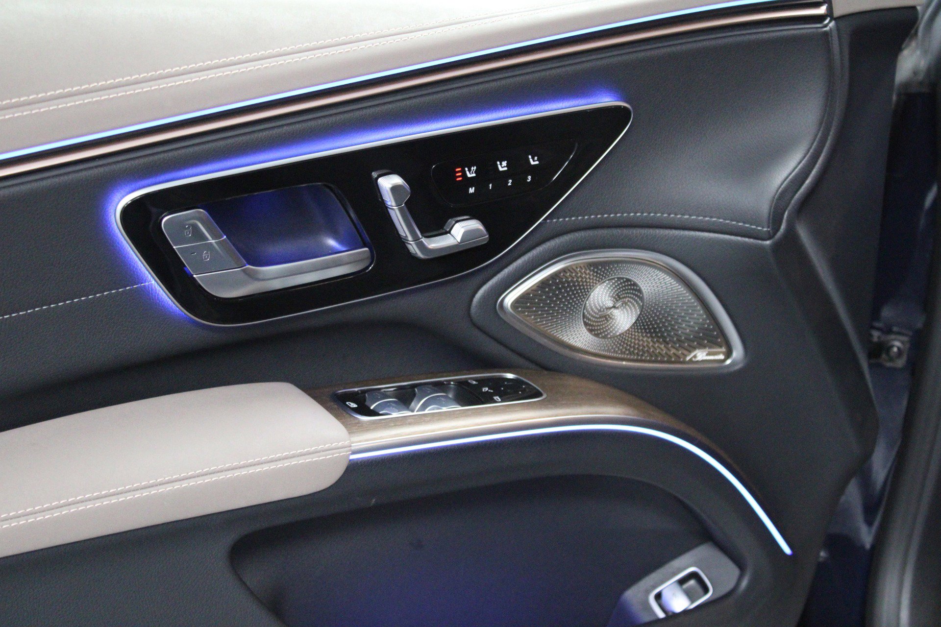 Used 2022 Mercedes-Benz EQS 580 4MATIC Sedan image 16