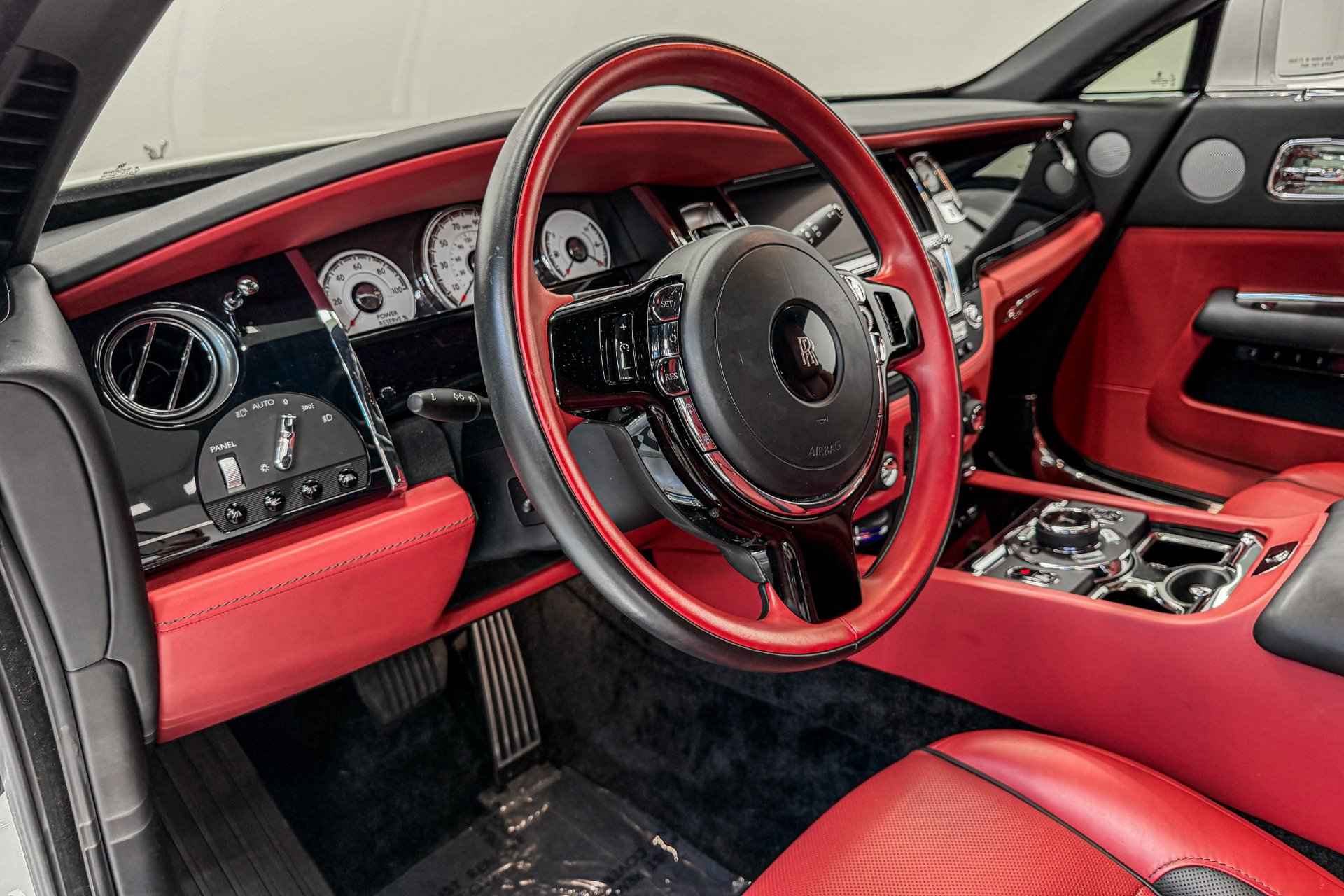 Used 2019 Rolls-Royce Wraith RWD image 13