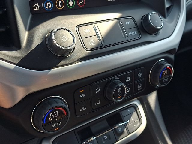 Used 2023 GMC Acadia SLE w/ Driver Convenience Package FWD image 16