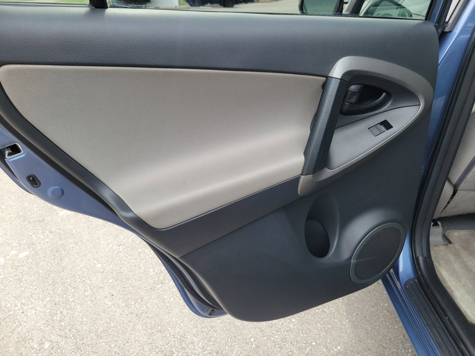 Used 2010 Toyota RAV4 4WD w/ 3rd Row image 13