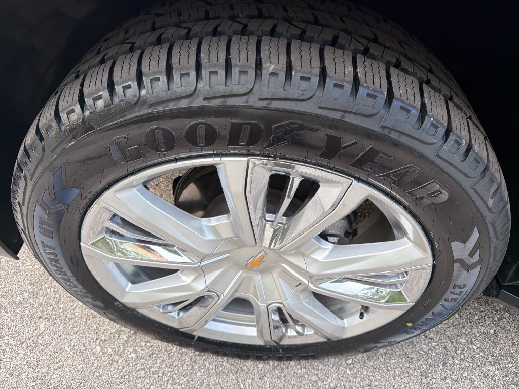 Used 2023 Chevrolet Suburban High Country AWD/4WD image 33