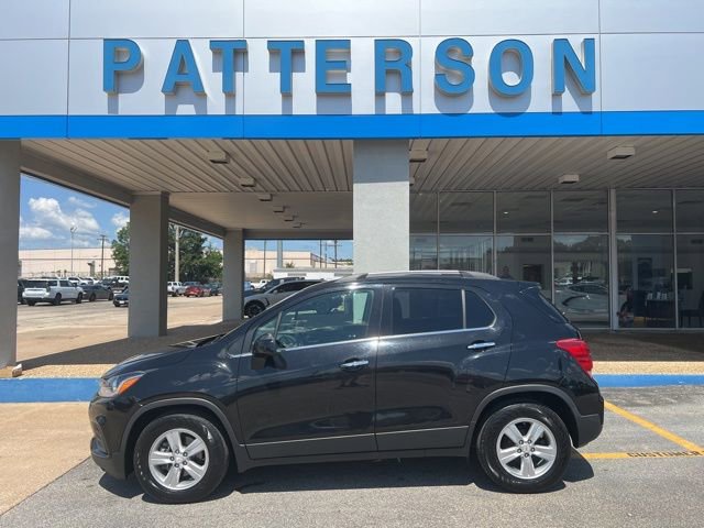 Used 2019 Chevrolet Trax LT w/ LT Convenience Package FWD image 2