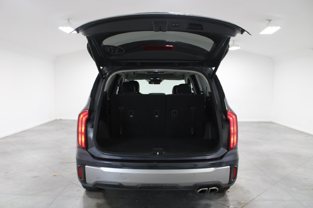 Used 2025 Kia Telluride S FWD image 31