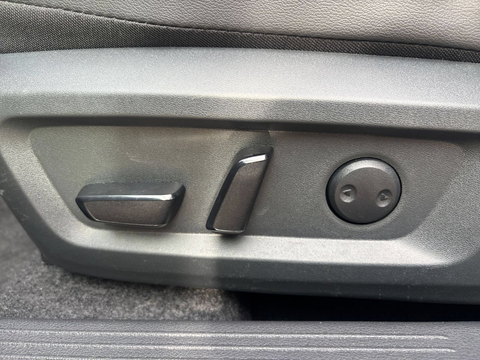 Used 2026 Nissan Rogue SL FWD image 22