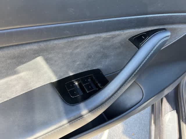 Used 2020 Tesla Model 3 Standard Range RWD image 34